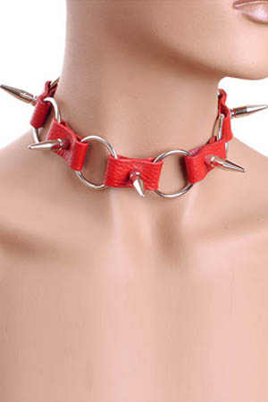 Ошейник с кольцами и шипами красный